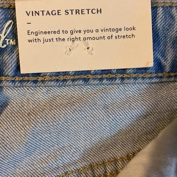 UNIVERSAL Thread Jean shorts Size 2 - Picture 6 of 10